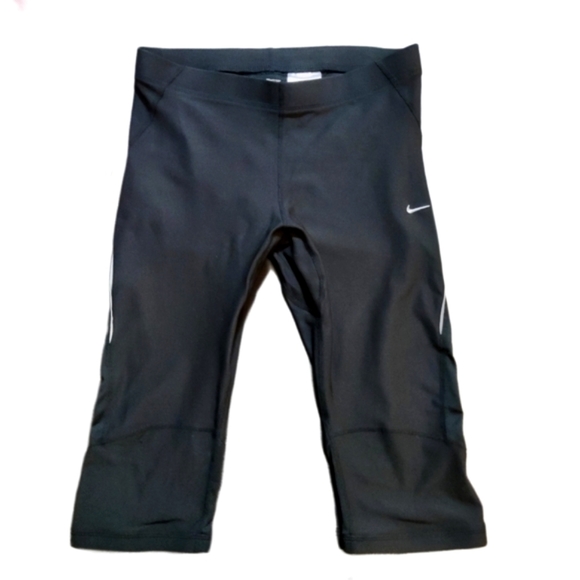 Nike Dri-Fit Capri tights - Picture 2 of 7